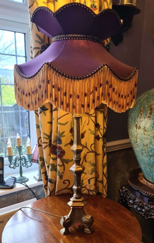 LARGE 19TH CENTURY HEAVY BRASS TABLE LAMP
