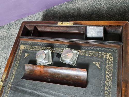 ROSEWOOD BRASS EDGED AND INLAID WRITING SLOPE C1830 - ADDITIONAL PHOTO 3