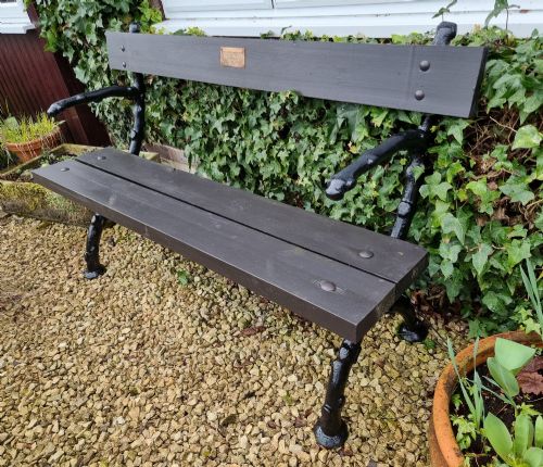 19TH CENTURY CASTIRON GARDEN BENCH - ADDITIONAL PHOTO 1