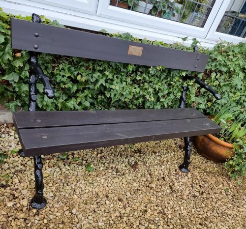 19TH CENTURY CASTIRON GARDEN BENCH - ADDITIONAL PHOTO 5