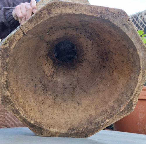 19TH CENTURY WELL PATINATED SCOTTISH TERRACOTTA GARDEN URN - ADDITIONAL PHOTO 4