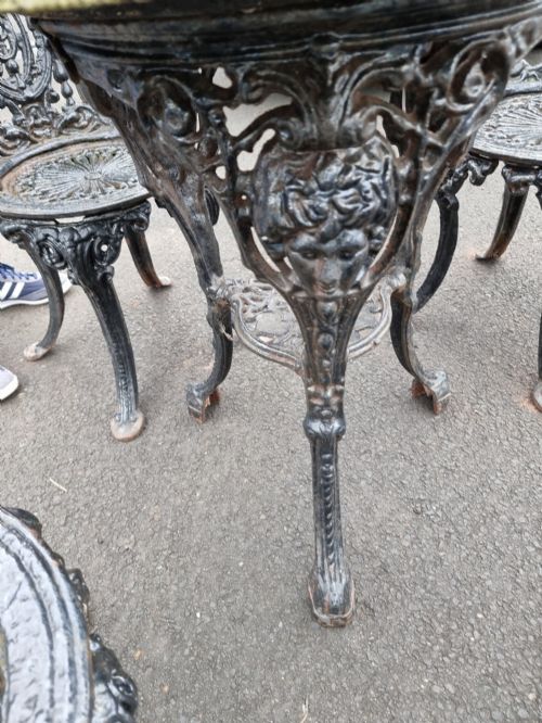 HEAVY CASTIRON SET OF GARDEN TABLE AND 4 CHAIRS - ADDITIONAL PHOTO 3
