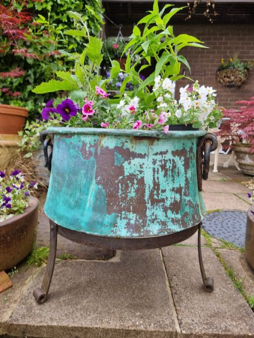 19TH CENTURY COPPER POT WITH VERDIGRIS FINISH - ADDITIONAL PHOTO 3