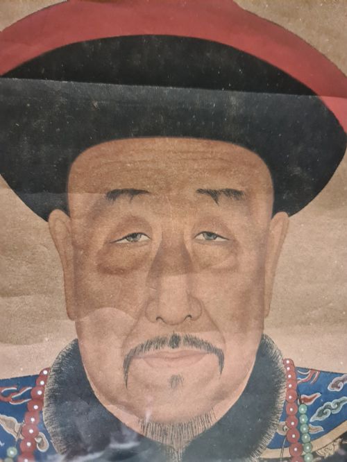 A LARGE PAIR OF FRAMED CHINESE ANCESTRAL SCROLLS - ADDITIONAL PHOTO 3