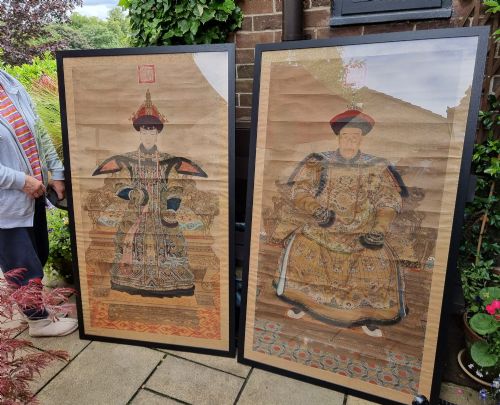 A LARGE PAIR OF FRAMED CHINESE ANCESTRAL SCROLLS - ADDITIONAL PHOTO 9