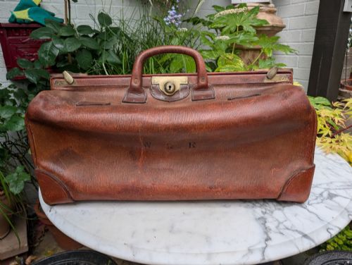 Large Quality Gladstone Bag or Wellington Bag in Leather
