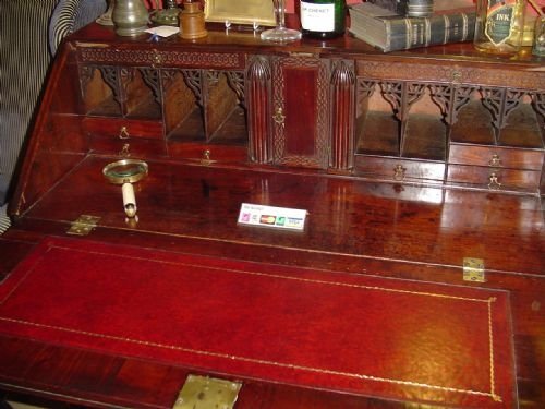 fig 1. Very Fine Mahogany 18th. century Bureau