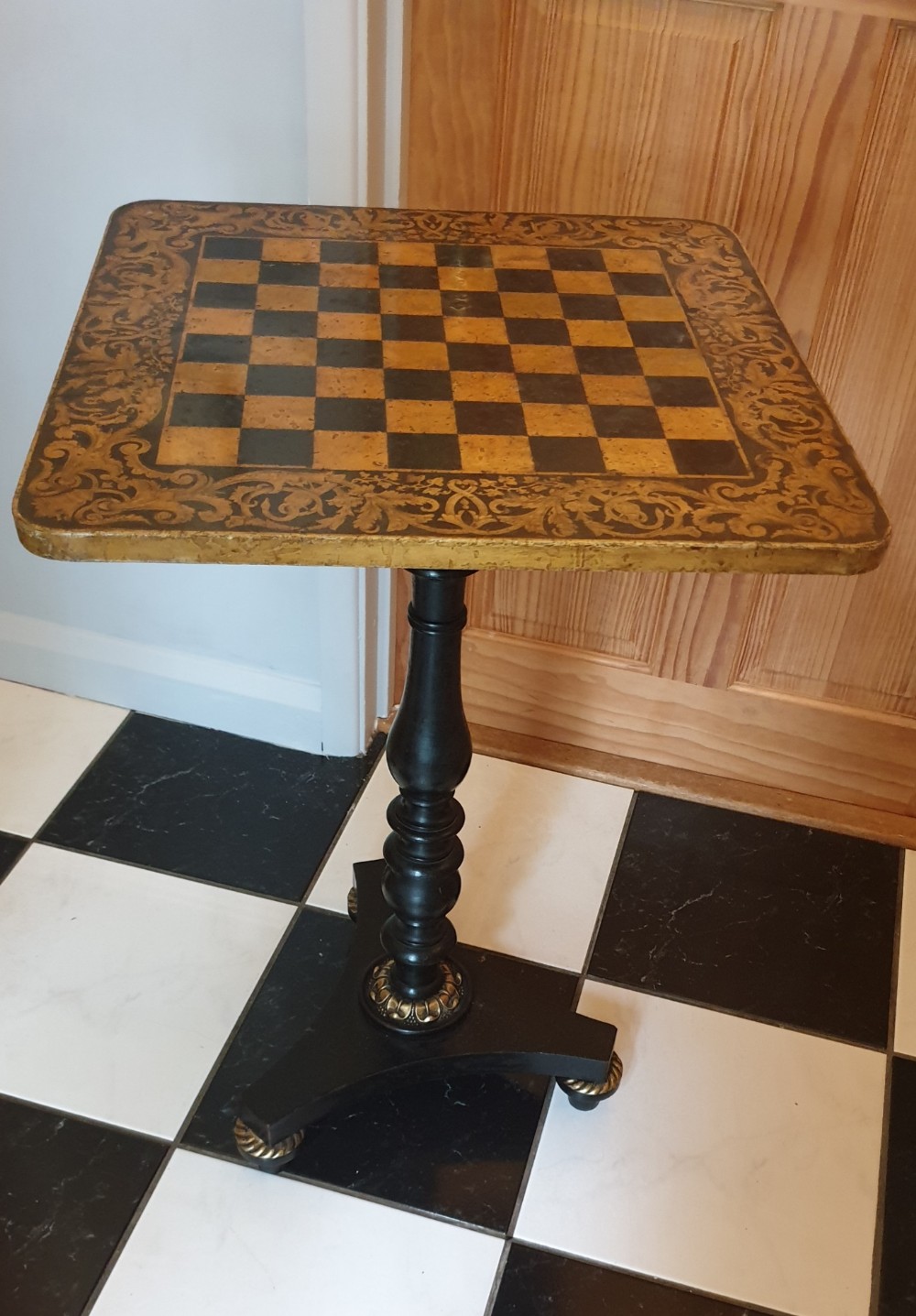 Nicely proportioned Regency Games Table