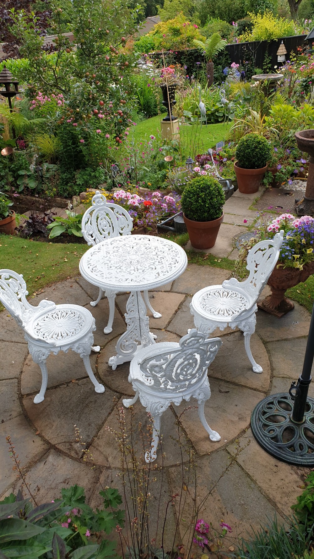 Heavy Victorian Cast-iron Garden Set c1900 View VII