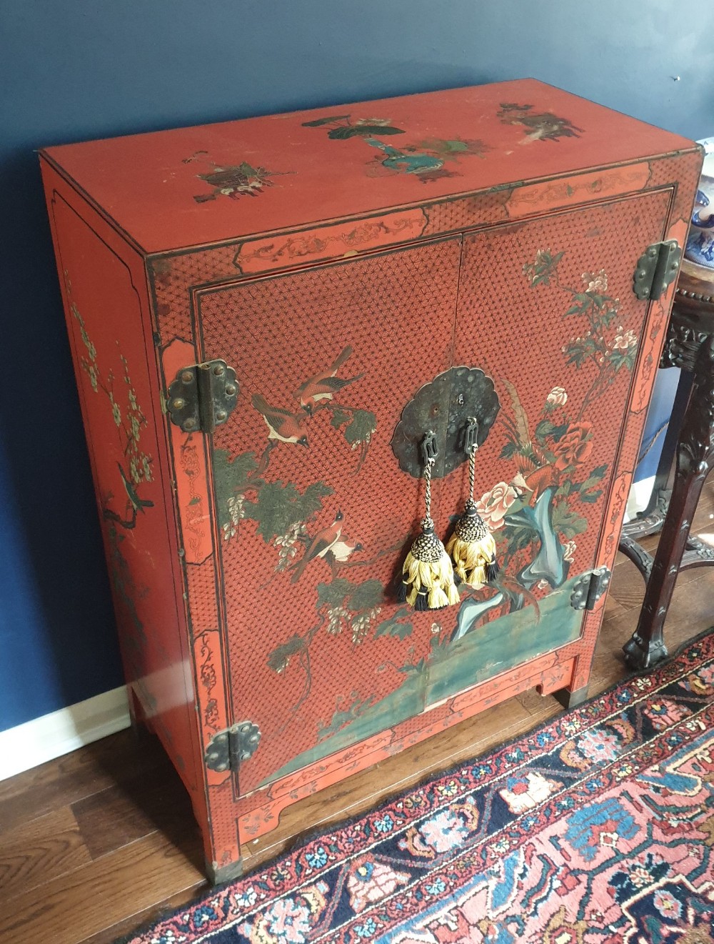 Chinese Cupboard in Lacquered Chinoiserie Design