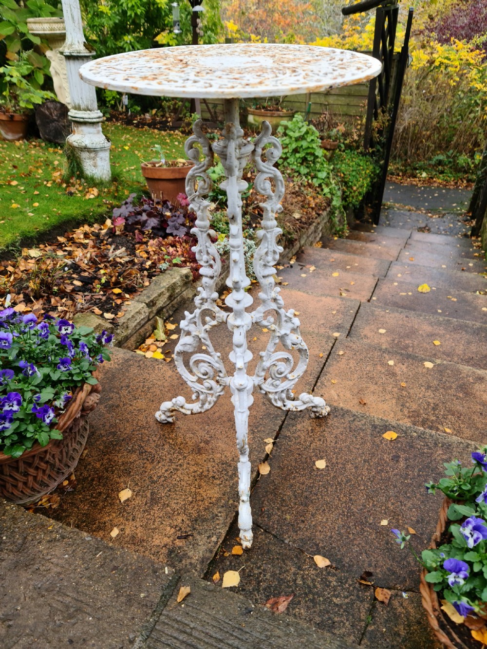 Heavy Cast-iron Garden Table View V