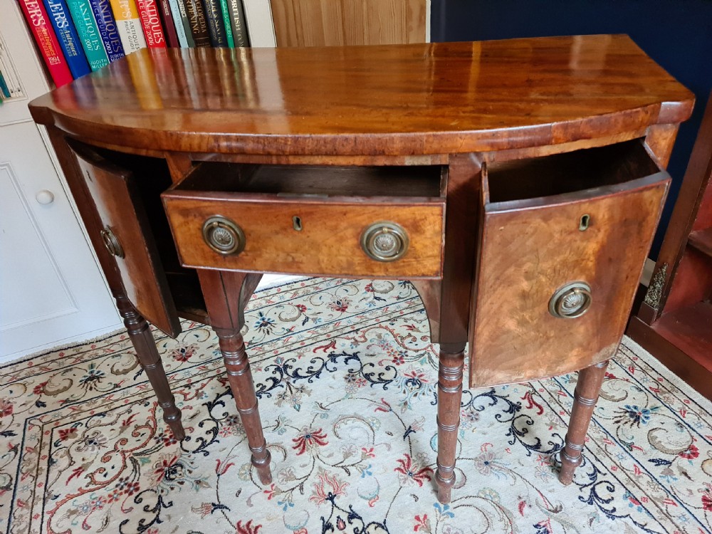 Small early 19th Century Mahogany Sideboard View V