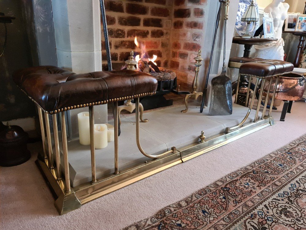 Fine Traditional Extending Club Fender with Leather Seats View II
