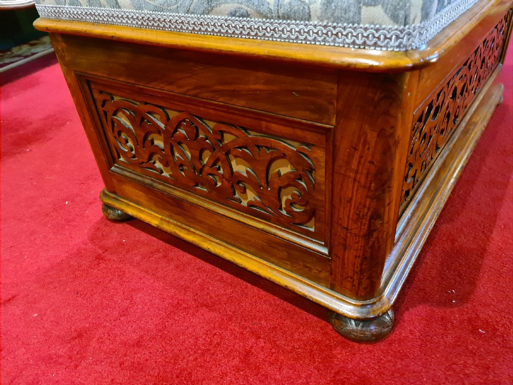Stylish Mid-Victorian Walnut Ottoman View VII