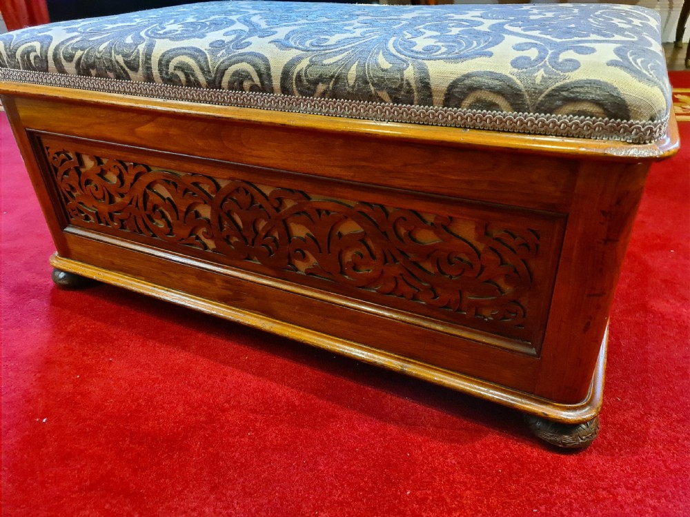 Stylish Mid-Victorian Walnut Ottoman View IX