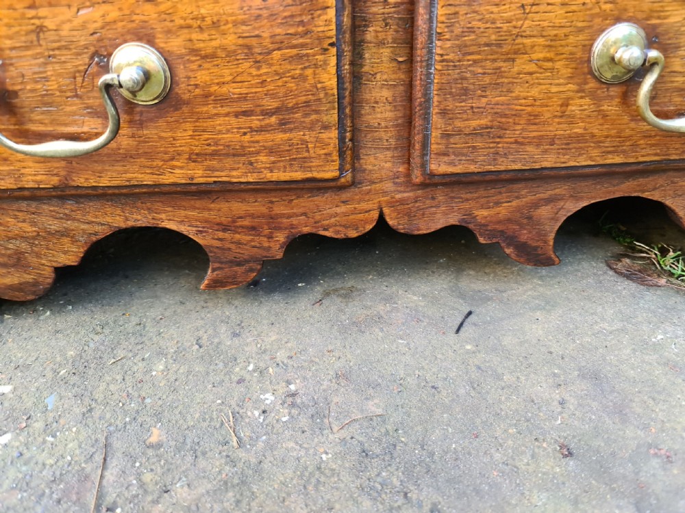 18th Century Oak Welsh Coffer Bach View IX