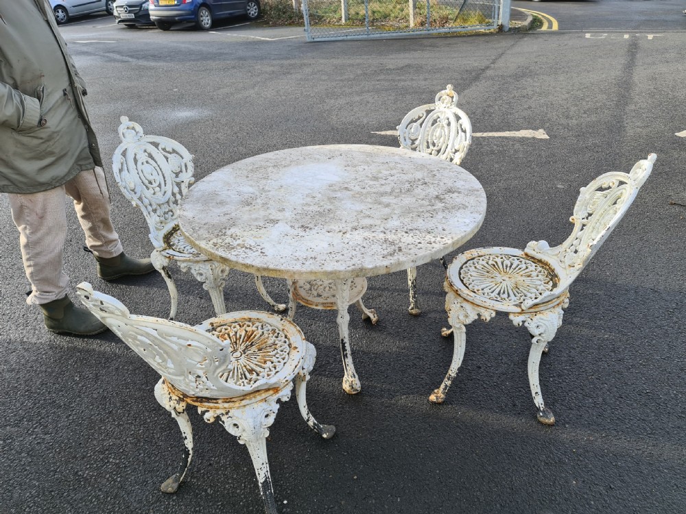 Early 20th Century Cast-iron Garden set with Huge Marble top View III