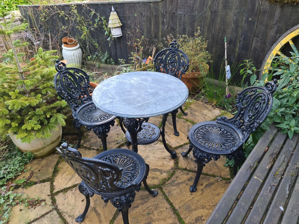 Handsome Set of 4 Heavy Cast-iron Garden Chairs with Cast-iron Table View II