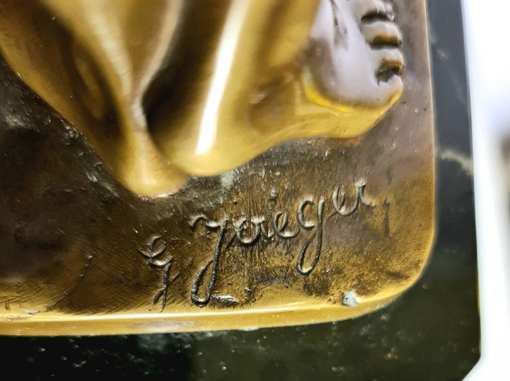Art Deco Bronze of a Nude holding a Parakeet by Gotthilf Jaeger c1920 View IV