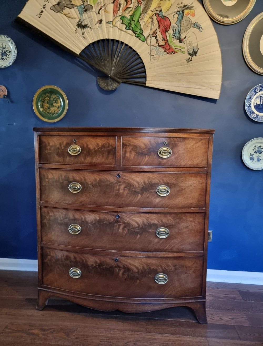 Extremely Handsome Bow Front Regency Mahogany Chest c1820 View III