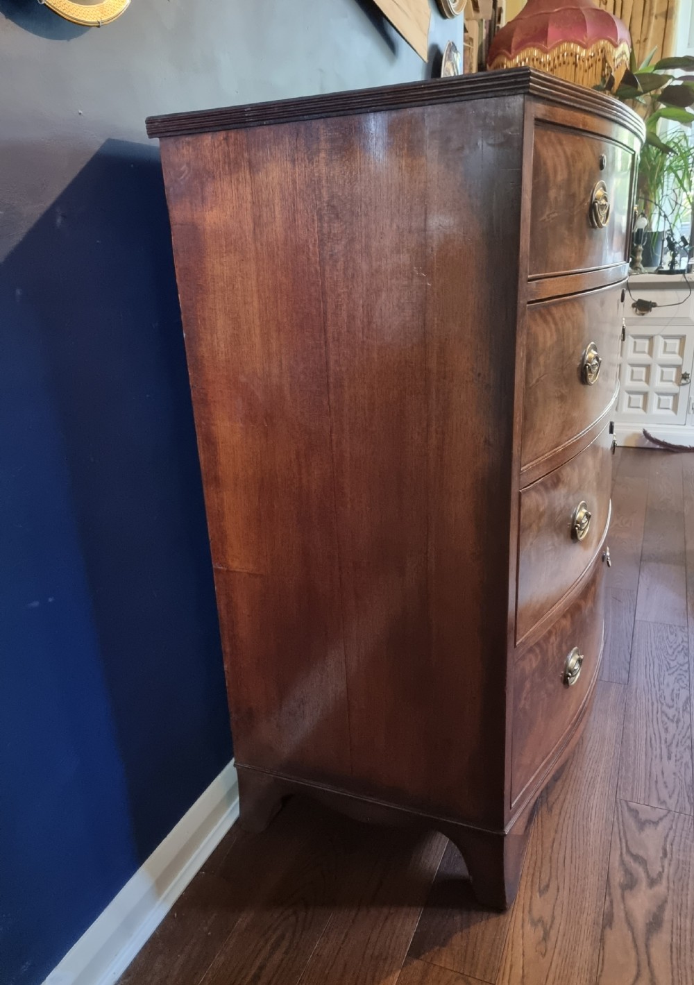 Extremely Handsome Bow Front Regency Mahogany Chest c1820 View VI