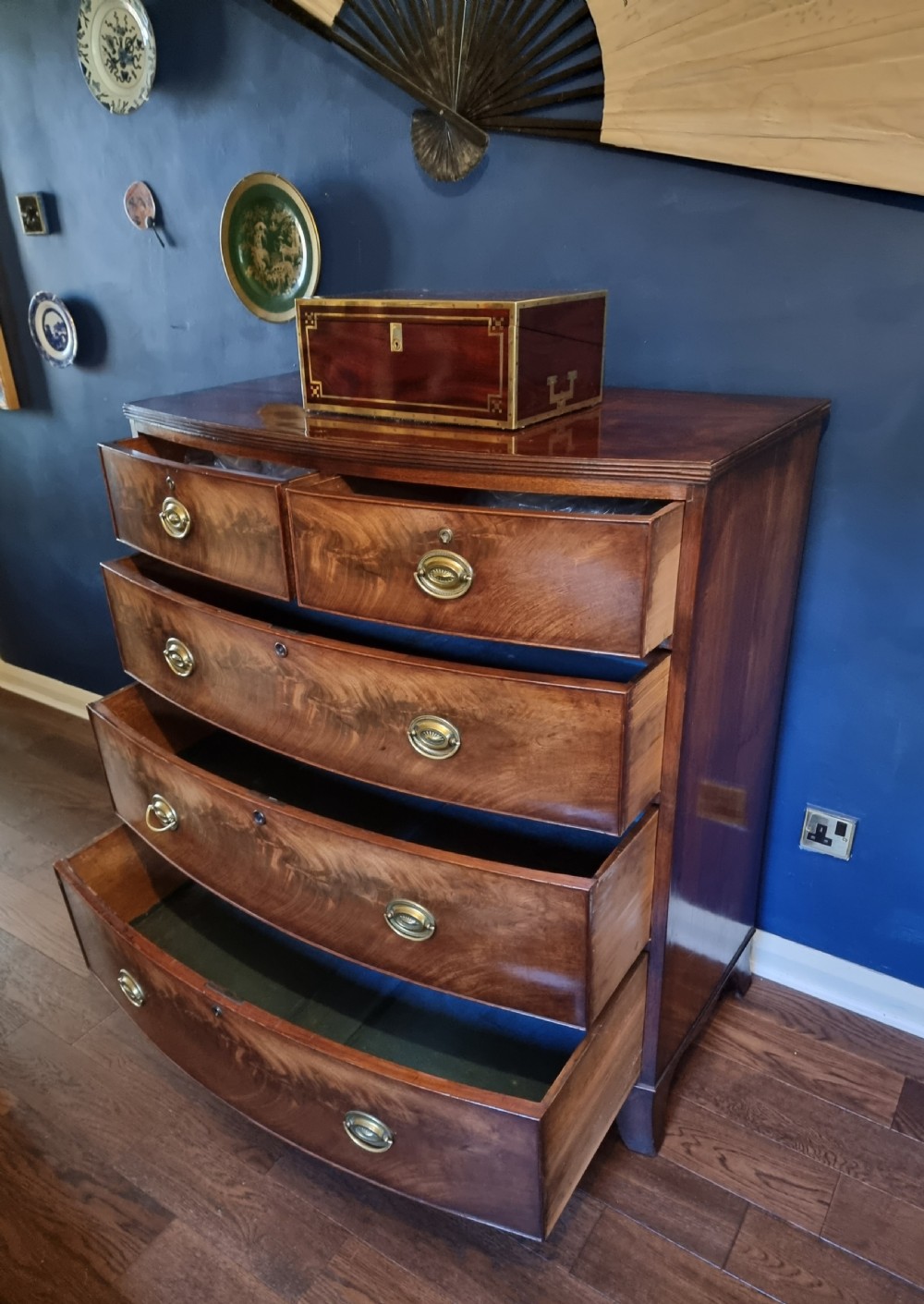 Extremely Handsome Bow Front Regency Mahogany Chest c1820 View VII