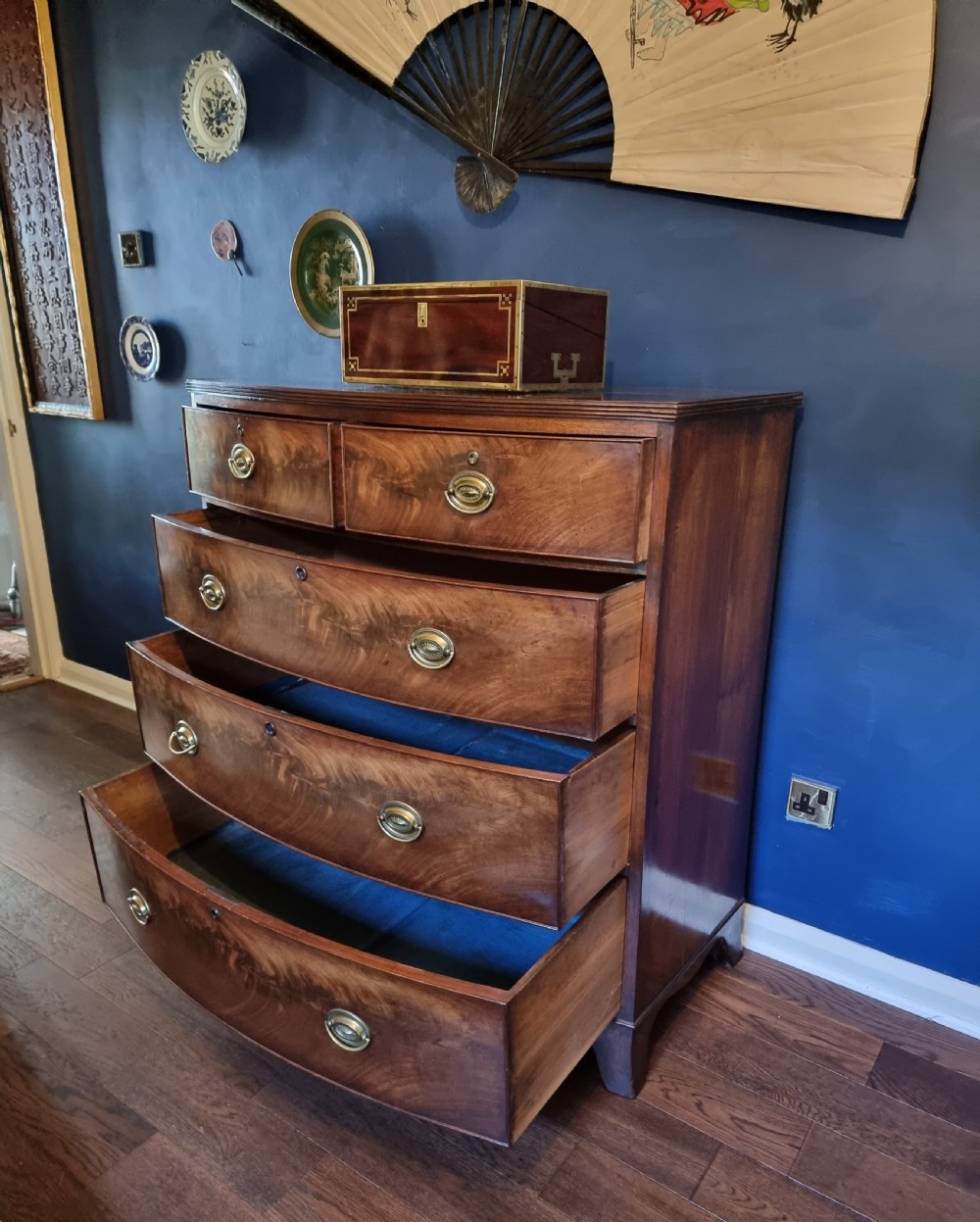 Extremely Handsome Bow Front Regency Mahogany Chest c1820 View VIII
