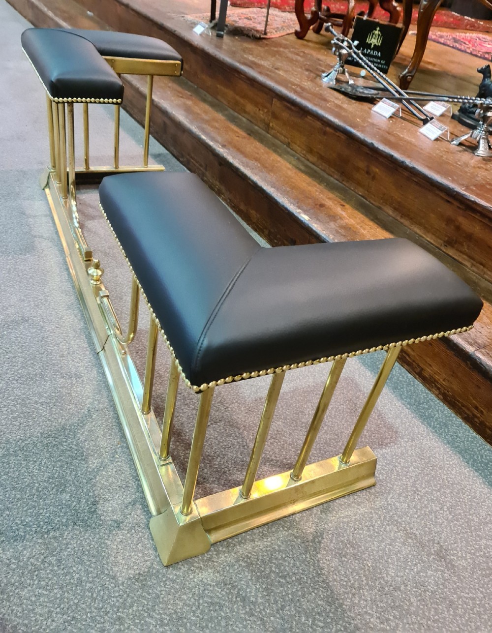 Traditional Extending Club Fender with real Hide Seats