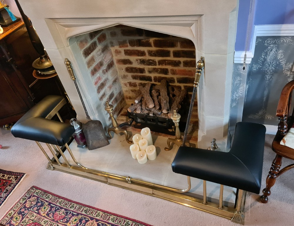 Traditional Extending Club Fender with real Hide Seats View VIII