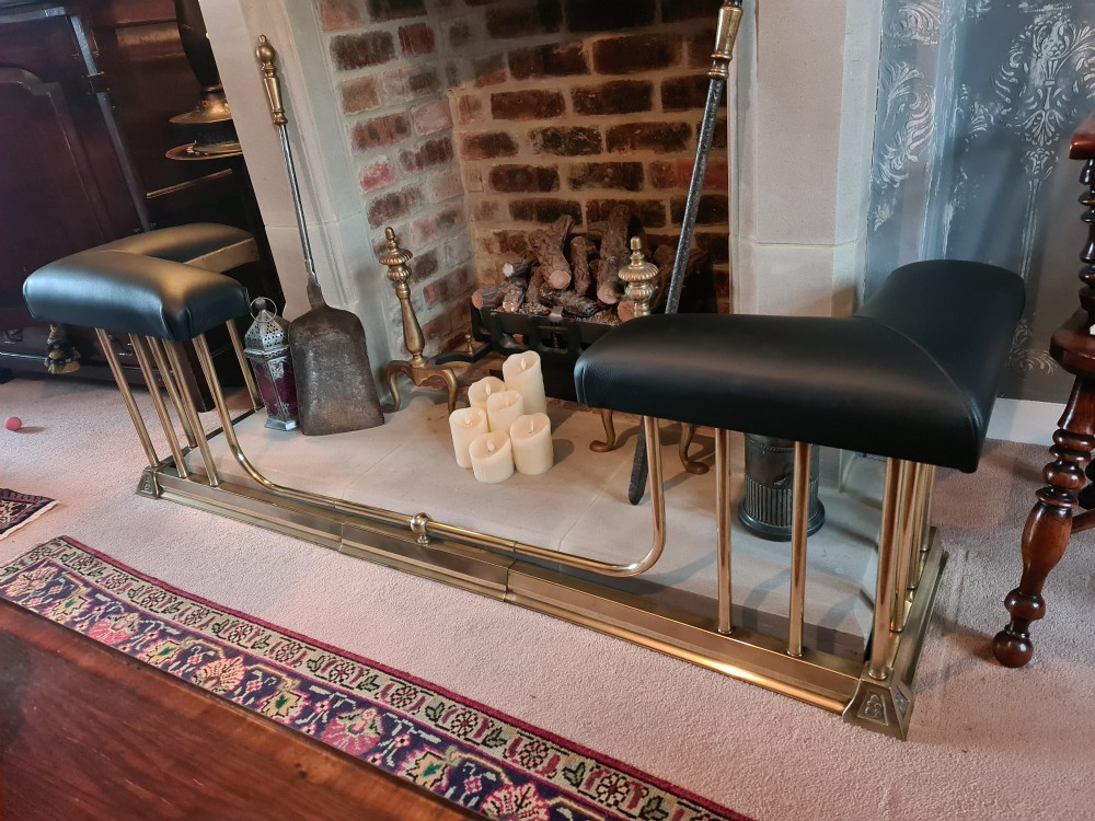 Traditional Extending Club Fender with real Hide Seats