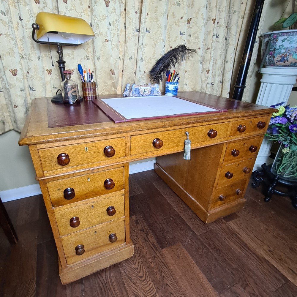Good Quality Victorian Oak Pedestal Desk View IV