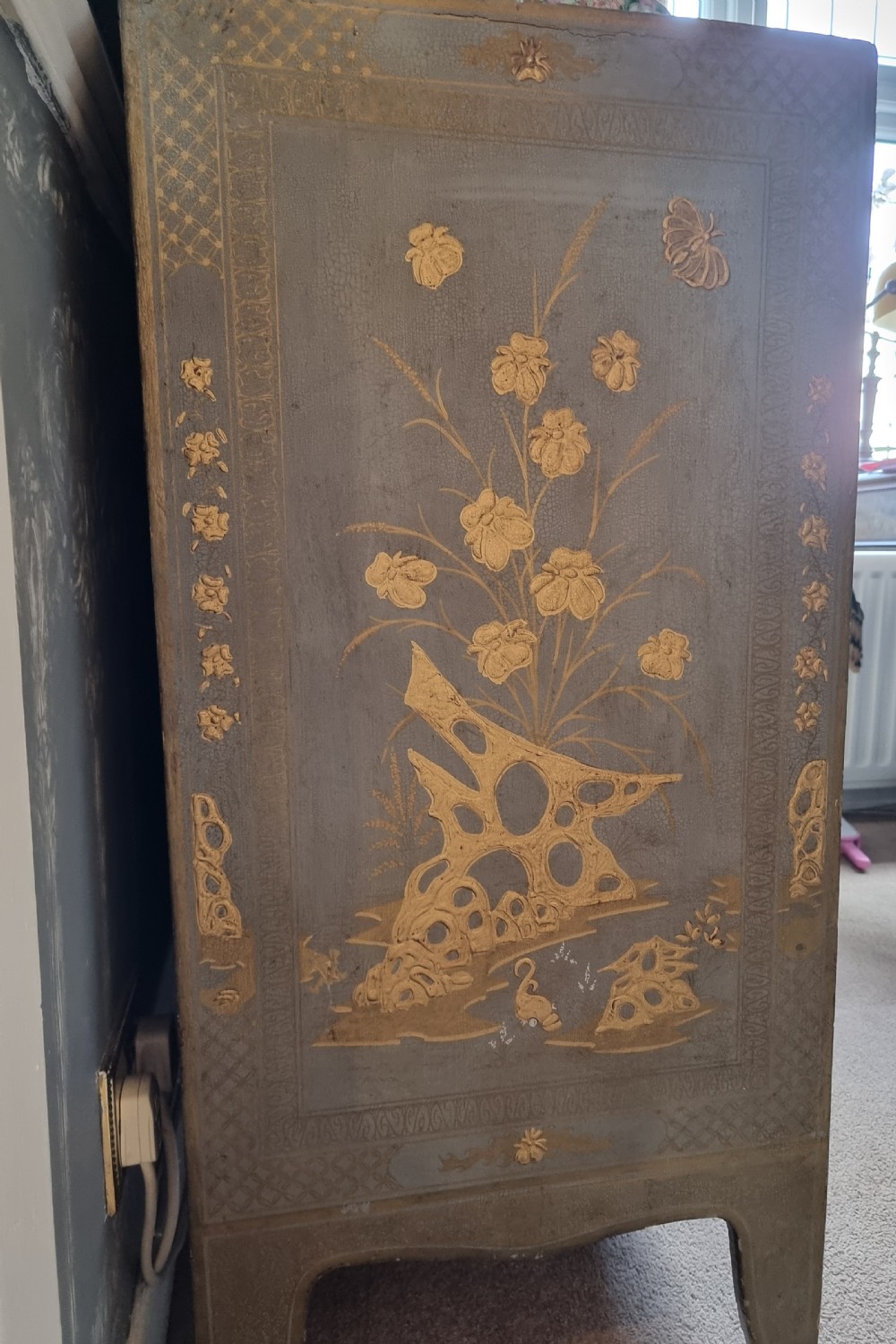 19th Century Painted Chinoiserie Chest in Gilt and Grey View X