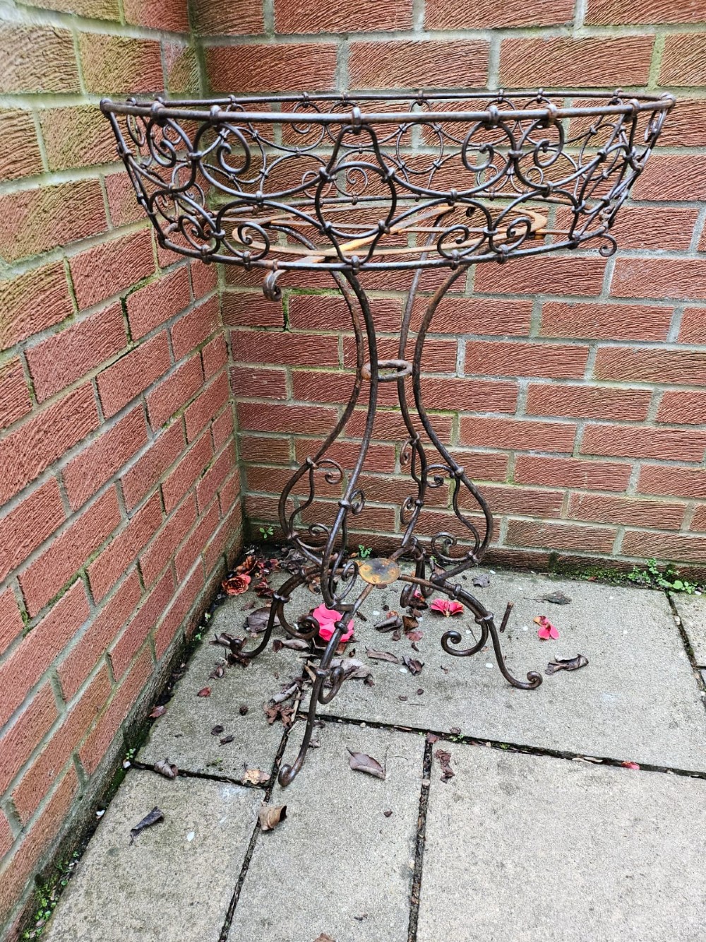 Stylish 19th Century Basket Plantstand View IV