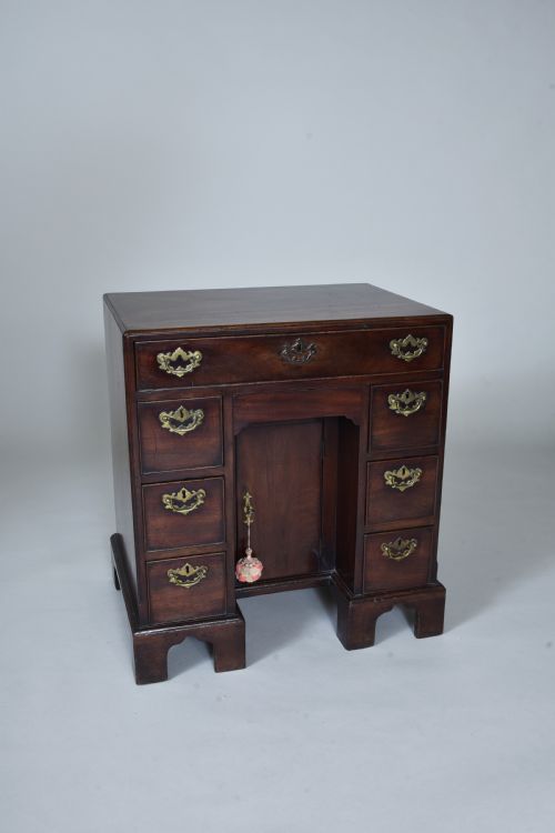 fig 1. Fine 18th century Mahogany kneehole desk