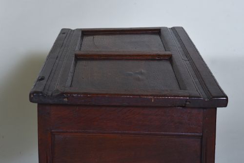 17TH CENTURY SMALL OAK COFFER - ADDITIONAL PHOTO 8