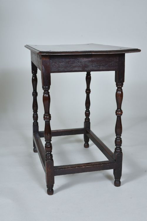 17TH CENTURY OAK SIDE TABLE - ADDITIONAL PHOTO 5