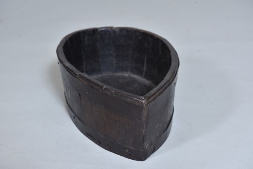 UNUSUAL TREEN CONTAINER POSSIBLY FOR COLLECTING WINE DREGS - ADDITIONAL PHOTO 1
