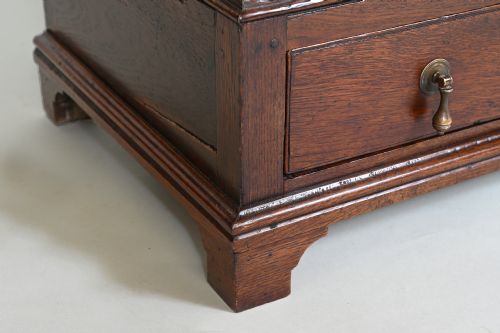 18TH CENTURY WELSH OAK COFFER BACH - ADDITIONAL PHOTO 2