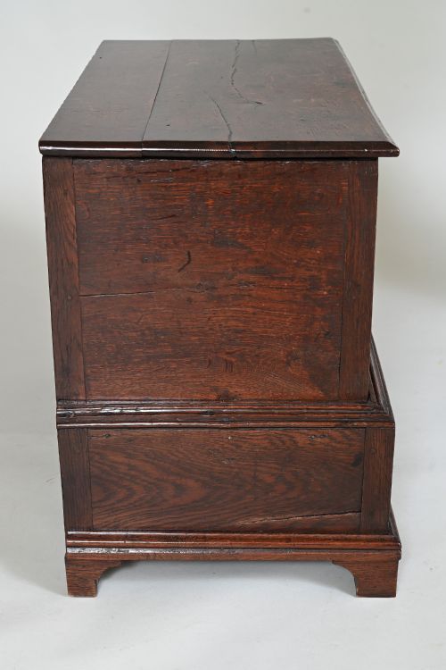 18TH CENTURY WELSH OAK COFFER BACH - ADDITIONAL PHOTO 4