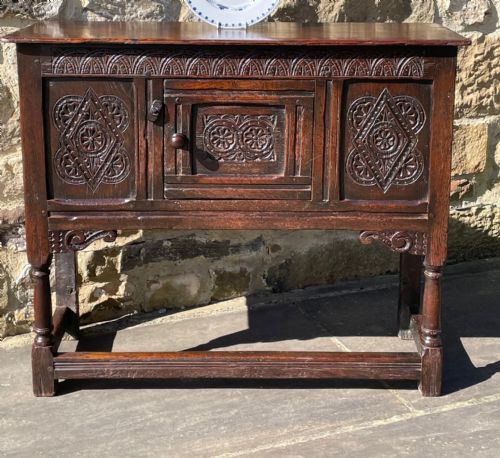 Small Antique Oak Cupboard/buffet