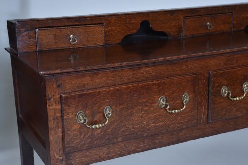 18TH CENTURY OAK DRESSER - ADDITIONAL PHOTO 3