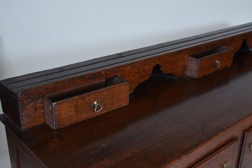 18TH CENTURY OAK DRESSER - ADDITIONAL PHOTO 5