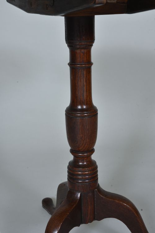 OAK TRIPOD TABLE - ADDITIONAL PHOTO 3