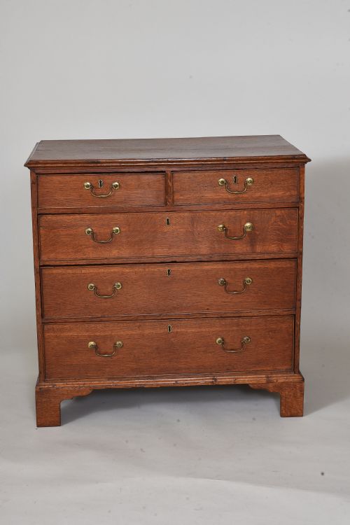 Oak Chest of Drawers