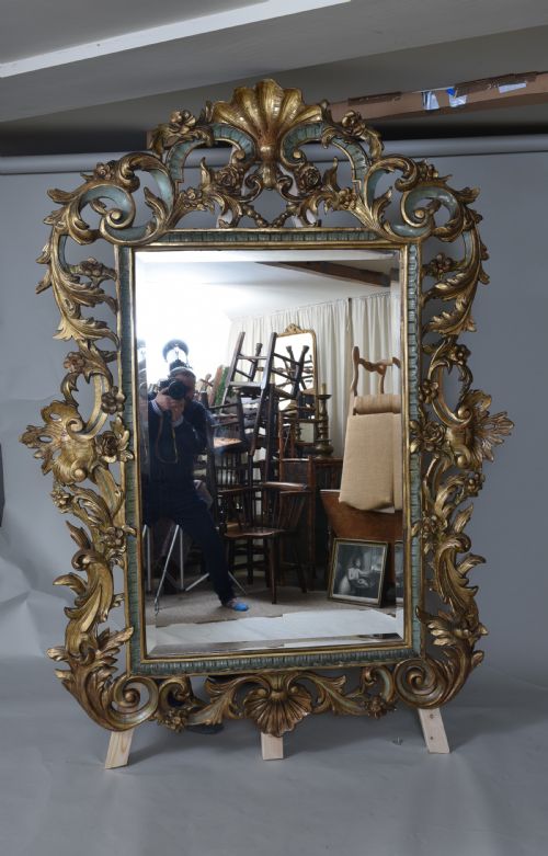 VERY LARGE ANTIQUE CARVED AND GILDED MIRROR - ADDITIONAL PHOTO 4