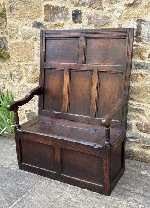 Late 17th Century Oak Settle
