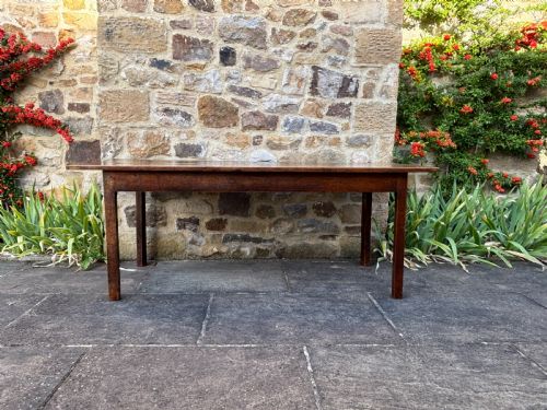 fig 1. 18th century Oak Dining Table