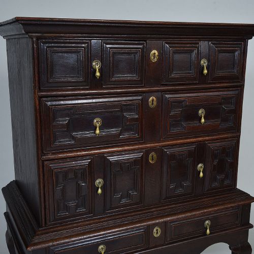 SMALL LATE 17TH CENTURY OAK CHEST ON STAND - ADDITIONAL PHOTO 1
