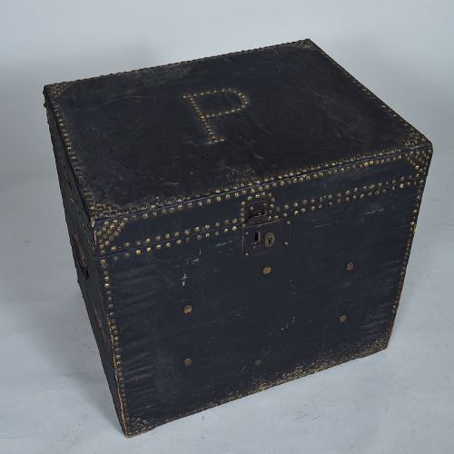 ANTIQUE TRUNK - ADDITIONAL PHOTO 1