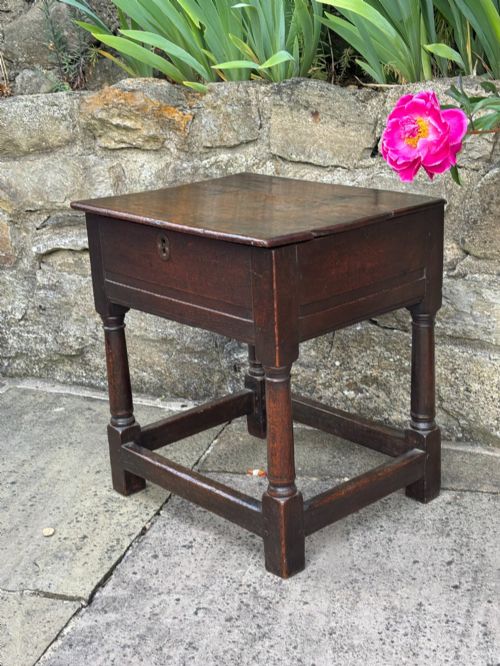 RARE 17TH CENTURY OAK BOX STOOL - ADDITIONAL PHOTO 1